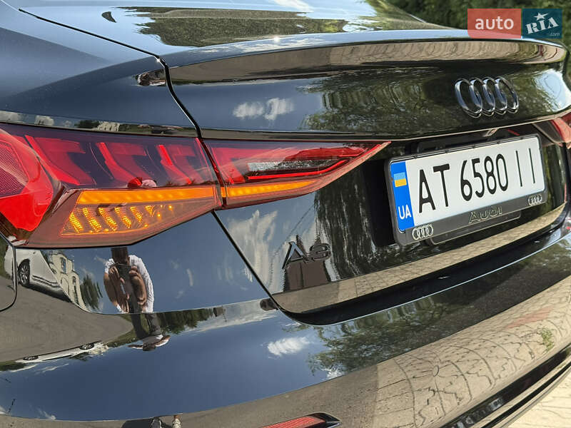 Седан Audi A3 2023 в Коломые