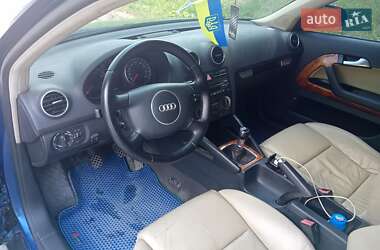 Хэтчбек Audi A3 2003 в 