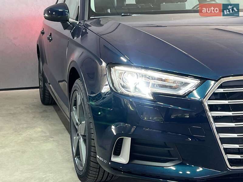 Седан Audi A3 2019 в Одессе