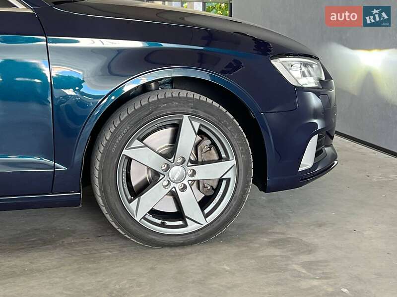 Седан Audi A3 2019 в Одессе