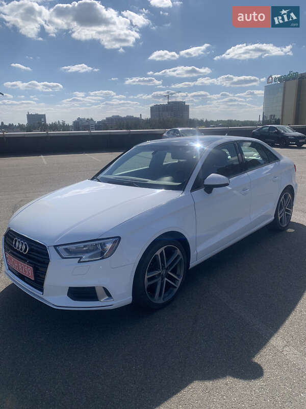 Седан Audi A3 2018 в Києві