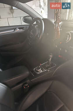 Седан Audi A3 2015 в Николаеве