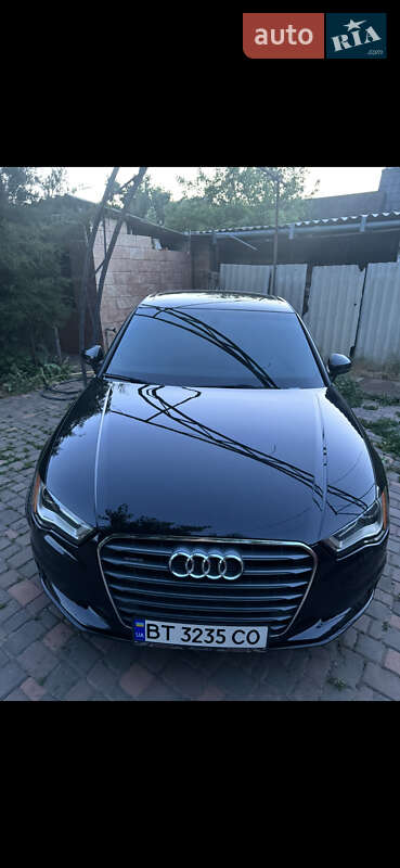 Седан Audi A3 2015 в Николаеве