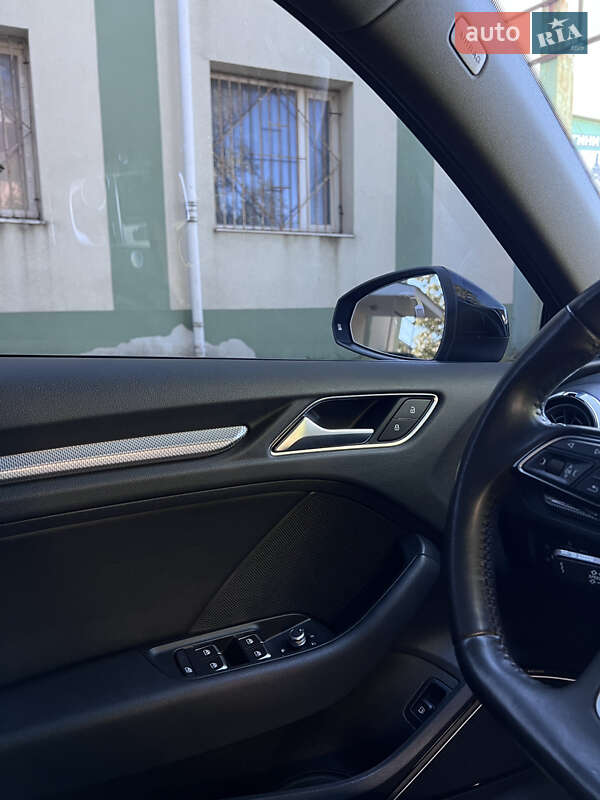 Седан Audi A3 2017 в Ровно