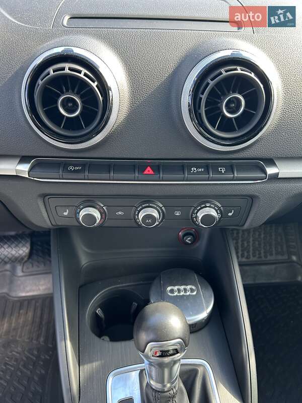 Седан Audi A3 2016 в Ирпене