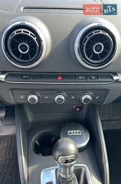 Седан Audi A3 2016 в 