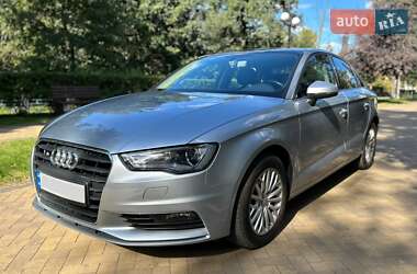 Седан Audi A3 2016 в Ирпене