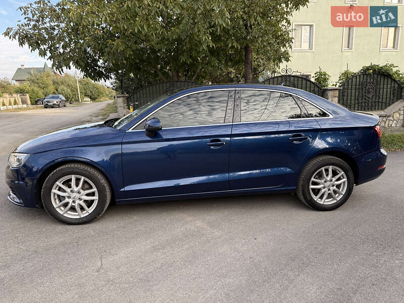 Седан Audi A3 2015 в Івано-Франківську