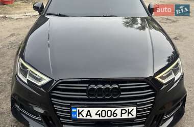 Седан Audi A3 2016 в Киеве
