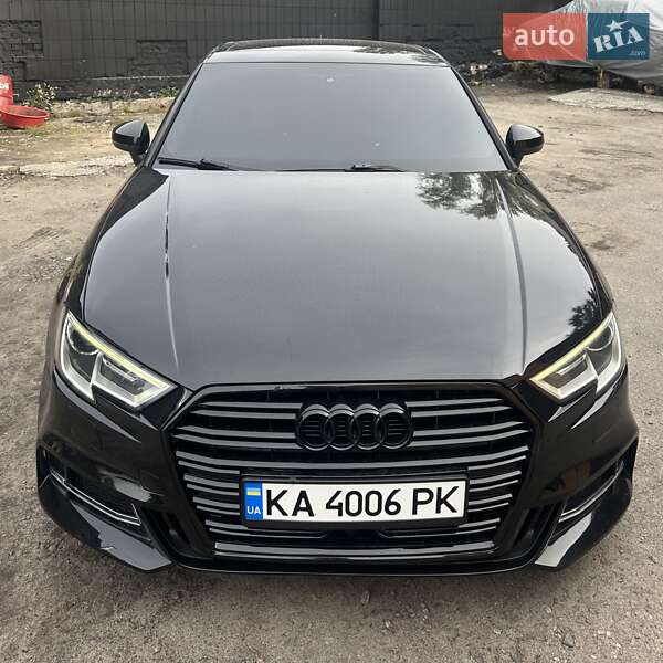 Седан Audi A3 2016 в 