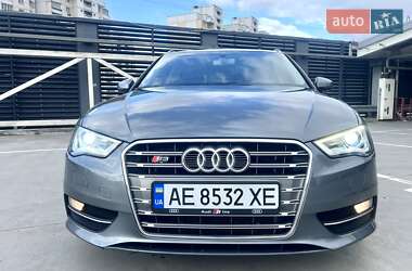 Хэтчбек Audi A3 2016 в 