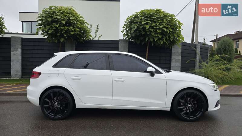 Хэтчбек Audi A3 2015 в Киеве