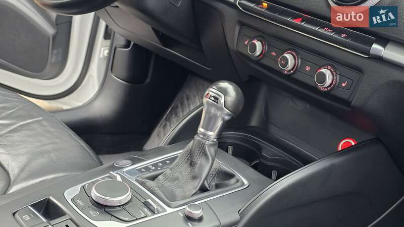 Хэтчбек Audi A3 2015 в Киеве