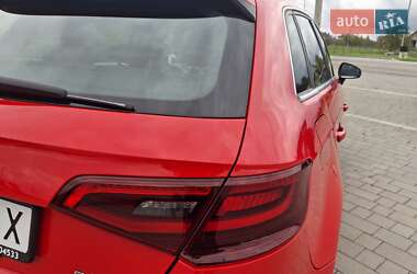 Хетчбек Audi A3 2015 в 