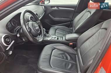 Хетчбек Audi A3 2015 в 