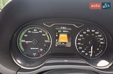 Хетчбек Audi A3 2015 в 