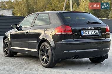 Хэтчбек Audi A3 2004 в 