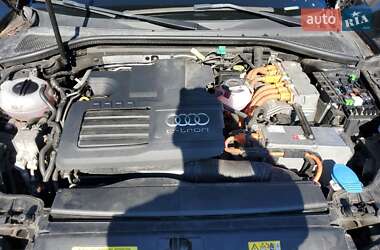 Хетчбек Audi A3 2016 в 
