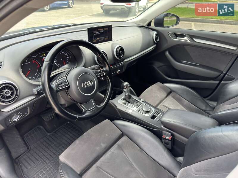 Хэтчбек Audi A3 2016 в Киеве