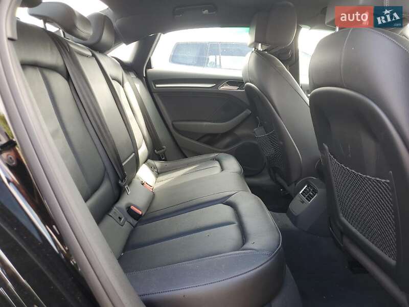 Седан Audi A3 2017 в Киеве