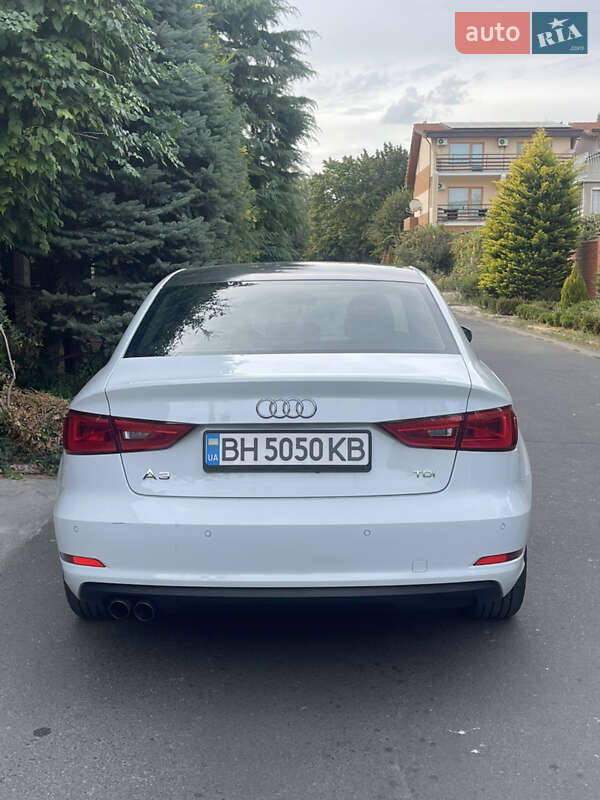 Седан Audi A3 2016 в Одессе