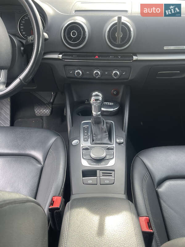 Седан Audi A3 2016 в Одессе