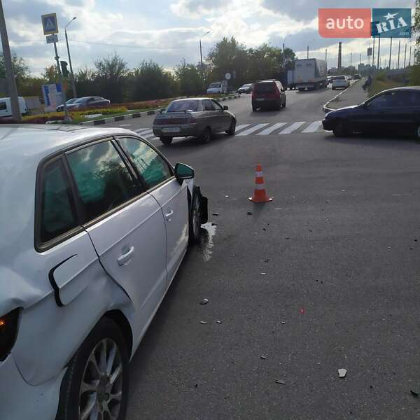 Хэтчбек Audi A3 2015 в Харькове