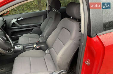 Хэтчбек Audi A3 2004 в 
