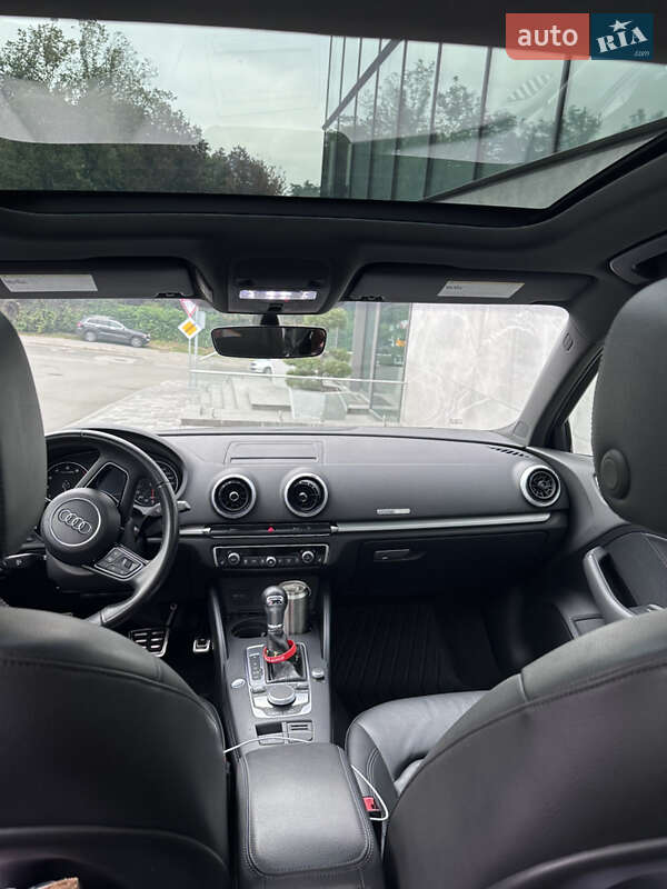 Седан Audi A3 2017 в Киеве