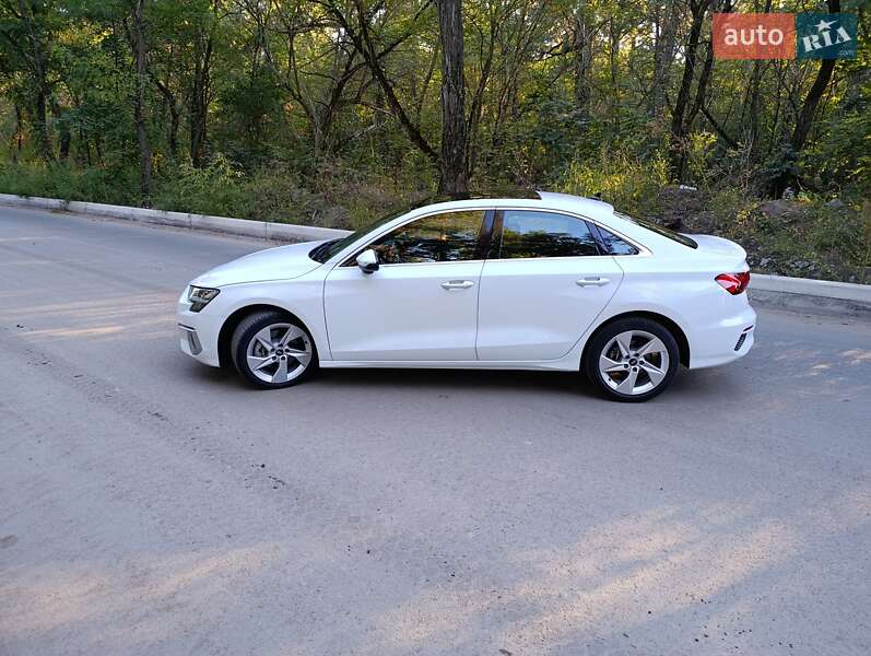 Седан Audi A3 2022 в Киеве