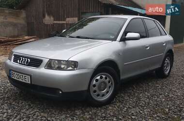 Хэтчбек Audi A3 2002 в 
