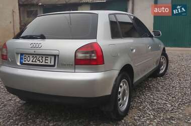 Хэтчбек Audi A3 2002 в 