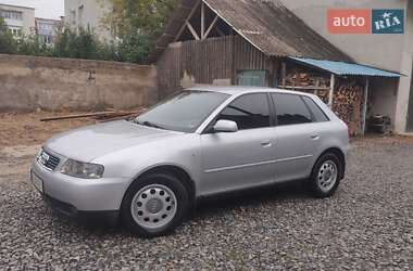 Хэтчбек Audi A3 2002 в 