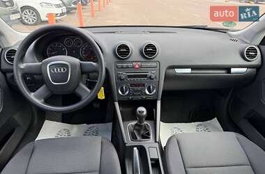Хэтчбек Audi A3 2005 в 