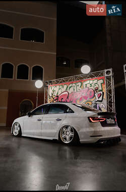 Седан Audi A3 2016 в 