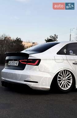 Седан Audi A3 2016 в Днепре