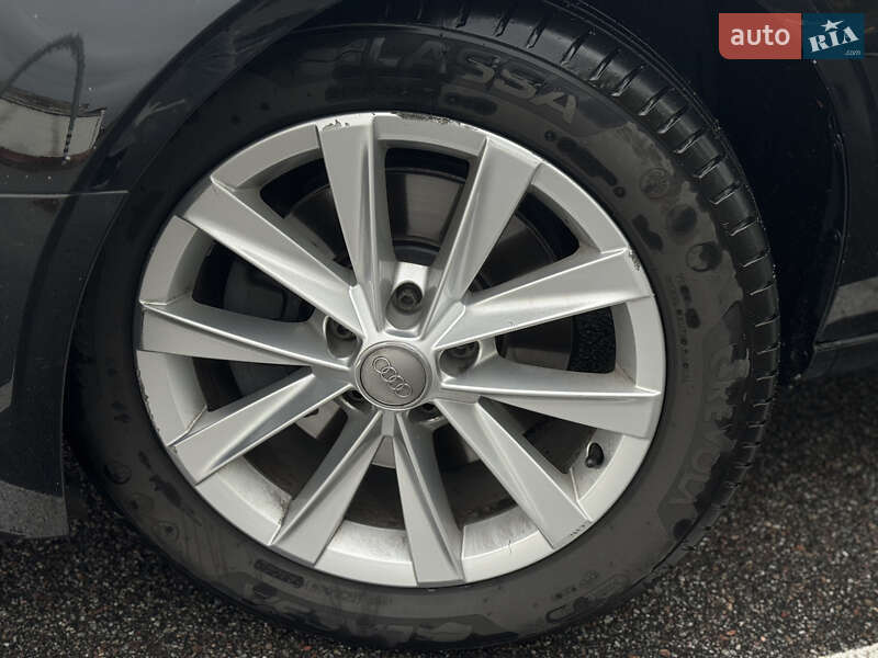 Седан Audi A3 2015 в Киеве
