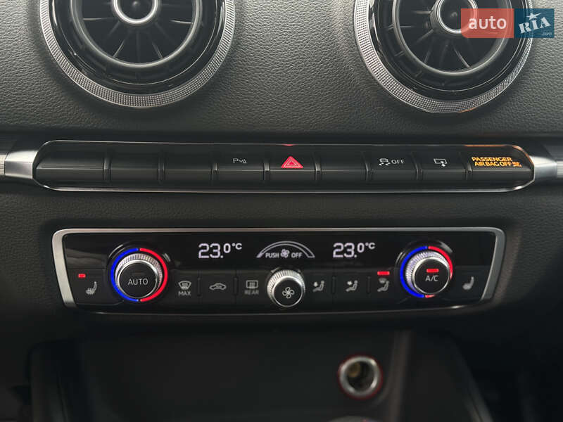 Седан Audi A3 2015 в Киеве
