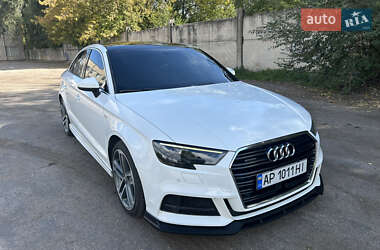 Седан Audi A3 2016 в 
