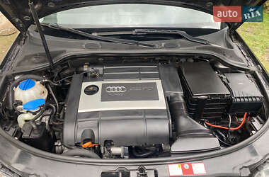 Хэтчбек Audi A3 2004 в 