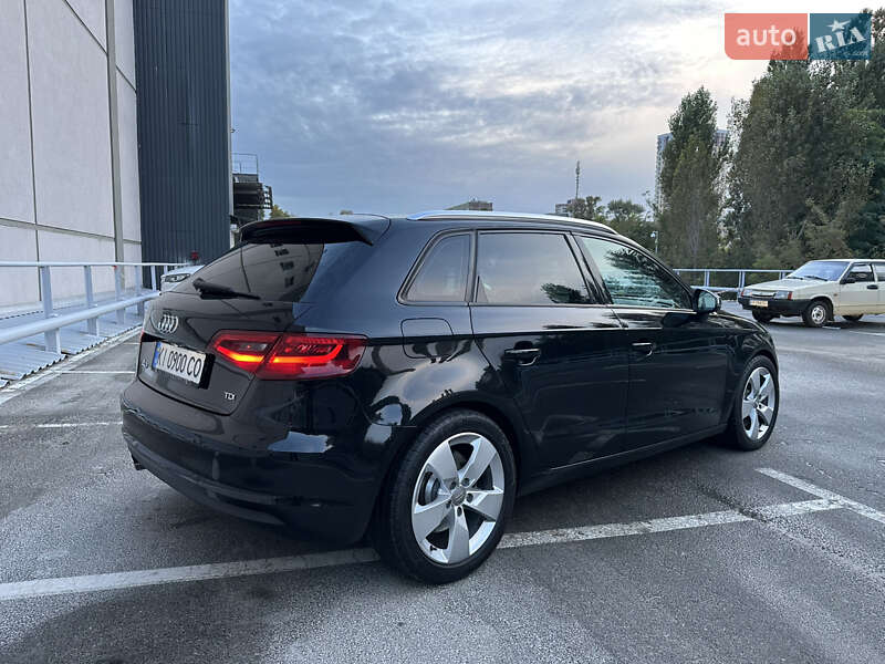 Хэтчбек Audi A3 2016 в Киеве