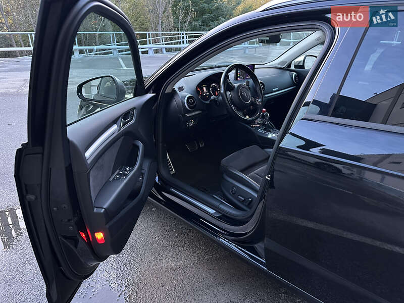 Хэтчбек Audi A3 2016 в Киеве