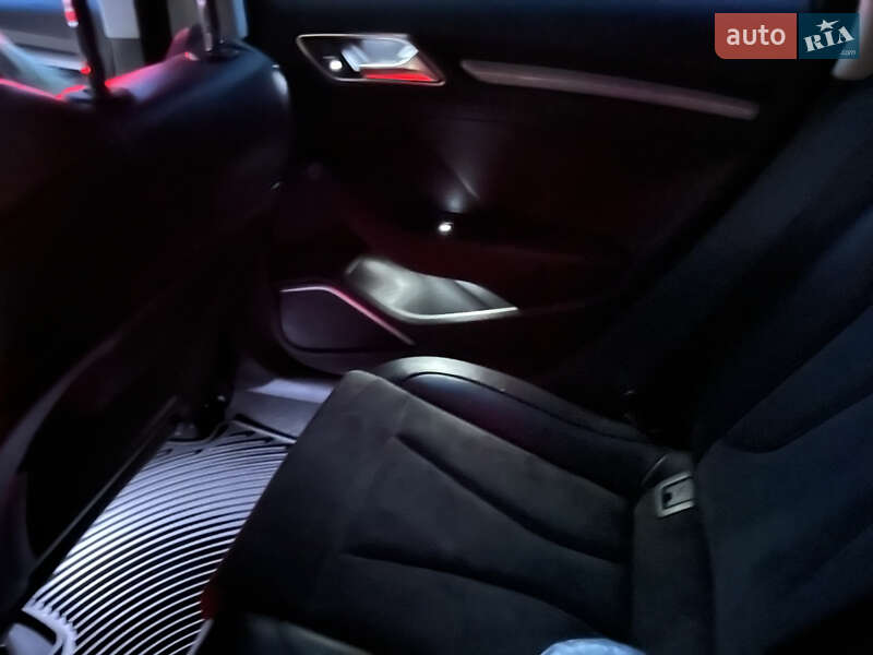 Хэтчбек Audi A3 2016 в Киеве