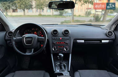 Хэтчбек Audi A3 2004 в 