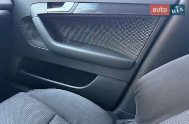 Хэтчбек Audi A3 2004 в 