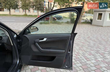 Хэтчбек Audi A3 2004 в 
