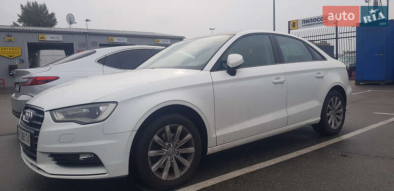 Седан Audi A3 2015 в Киеве