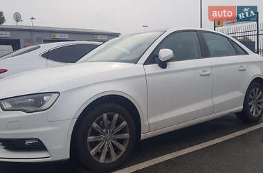 Седан Audi A3 2015 в 