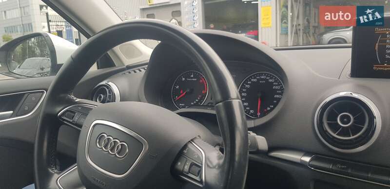 Седан Audi A3 2015 в Киеве