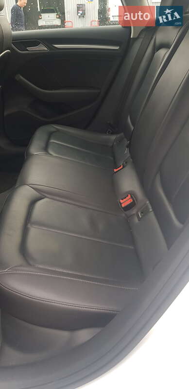 Седан Audi A3 2015 в Киеве